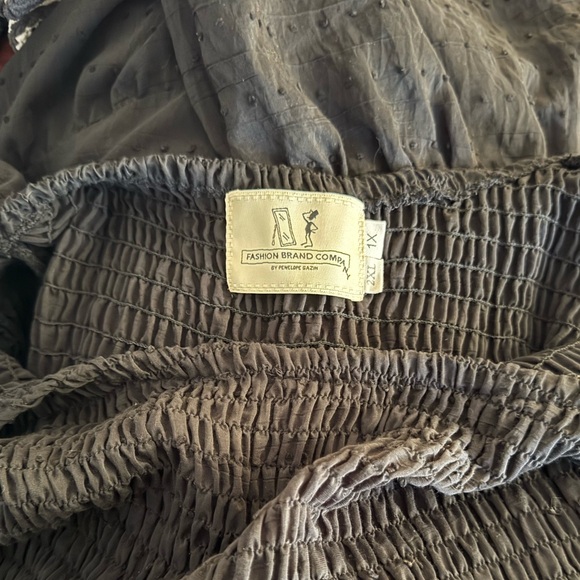 Fashion Brand Company Picnic Gown in Soft Linen Black - Picture 11 of 12